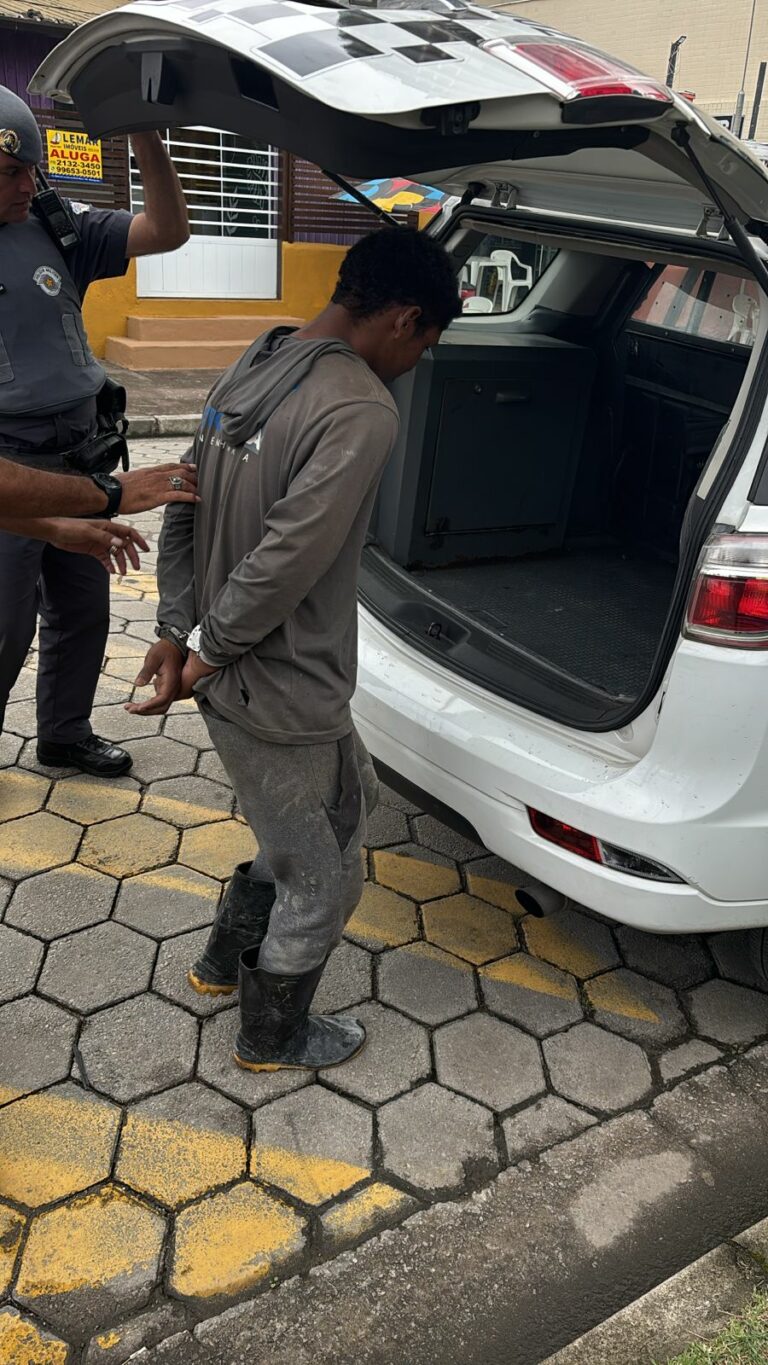 PM prende foragido por associação a facções criminosas do Rio de Janeiro, em Caraguatatuba