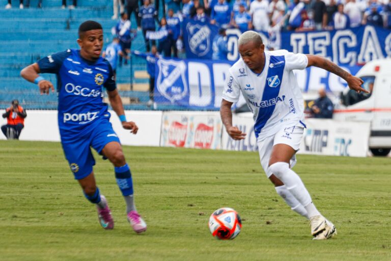 Taubaté enfrenta Santo André nesta sexta (20) em busca da primeira vitória na Copa Paulista