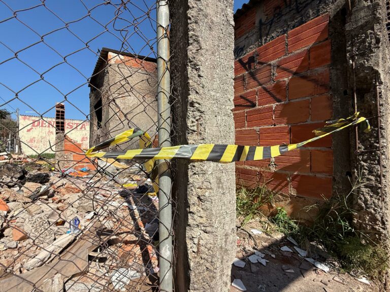 Duas pessoas morrem carbonizadas em casa abandonada em Hortolândia