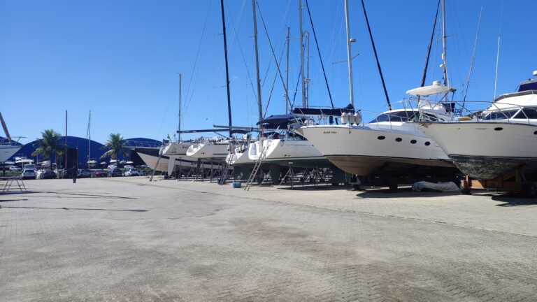 Prefeitura de Guarujá promove reunião para discutir projetos voltados ao turismo náutico