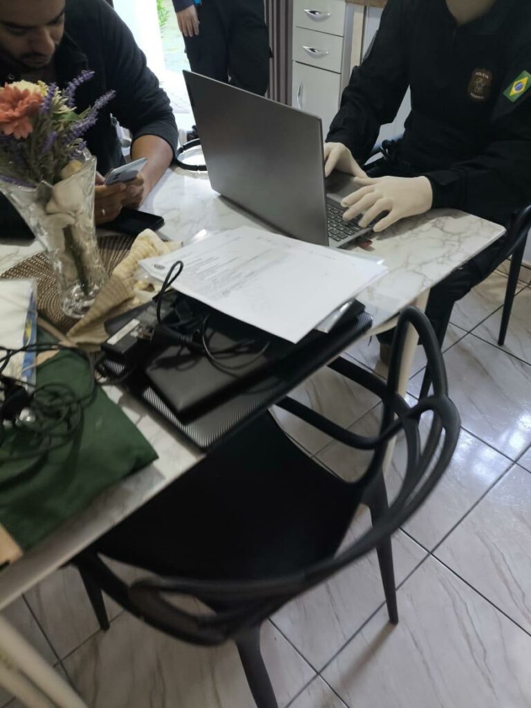 PF cumpre mandados de busca e apreensão em Caraguatatuba em operação contra exploração sexual infantil