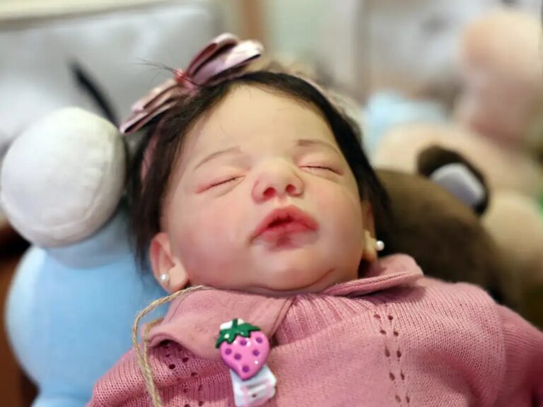 Prefeitura publica ordem que penaliza quem utilizar bebê reborn para benefícios destinados à crianças de colo