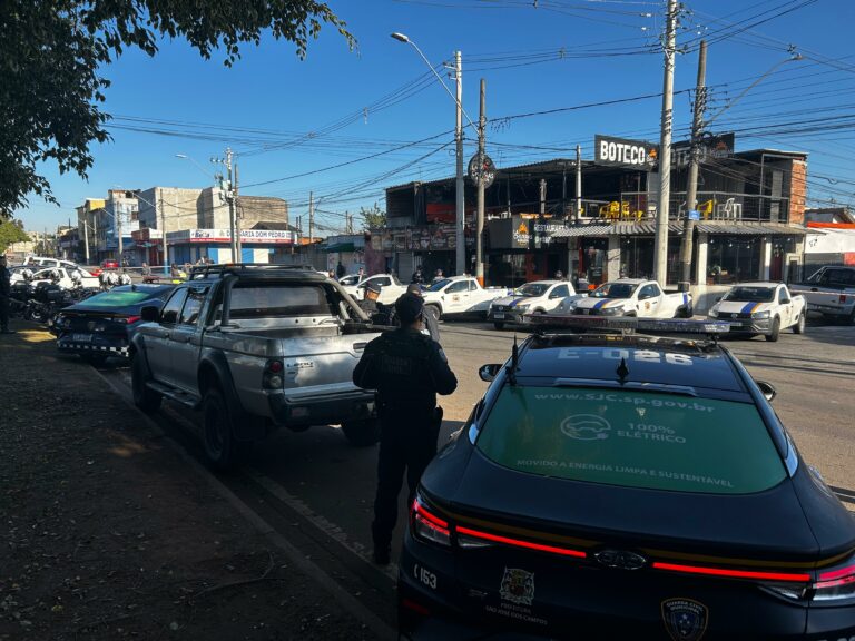 Prefeitura fecha hamburgueria e bar por falta de alvará e denúncias de perturbação em São José