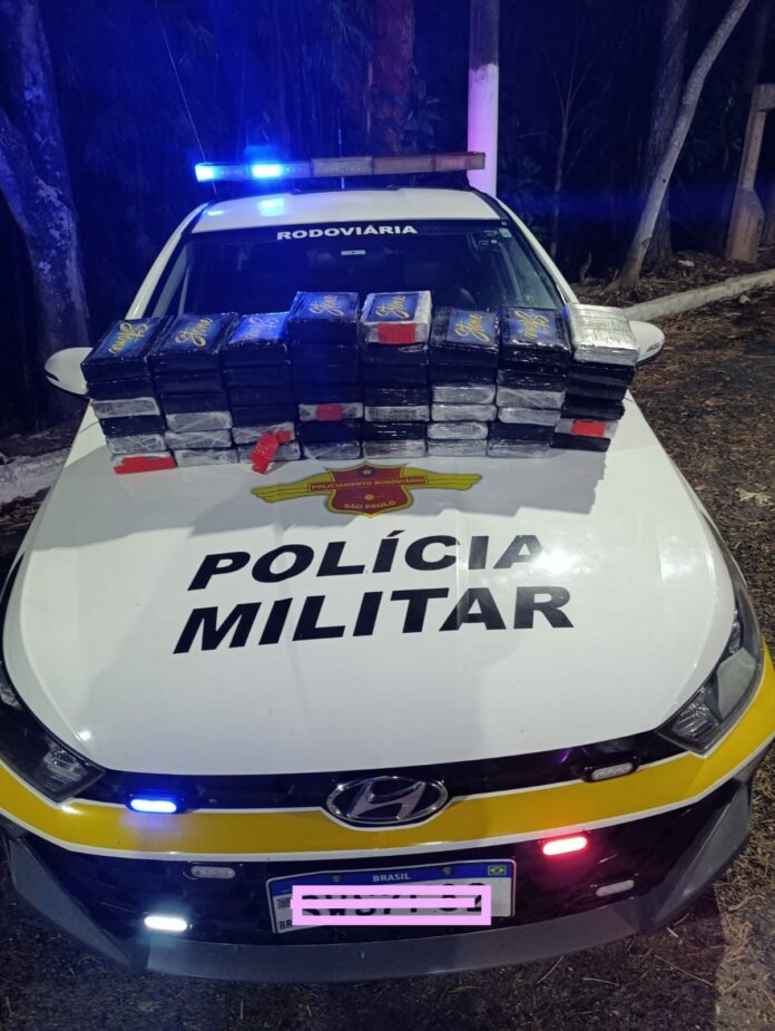 Homem é preso em flagrante com mais de 50 kg de cocaína em Guaratinguetá