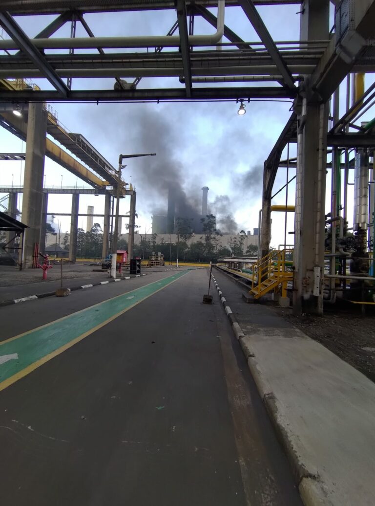 Incêndio atinge a Petrocoque em Cubatão; VEJA VÍDEO