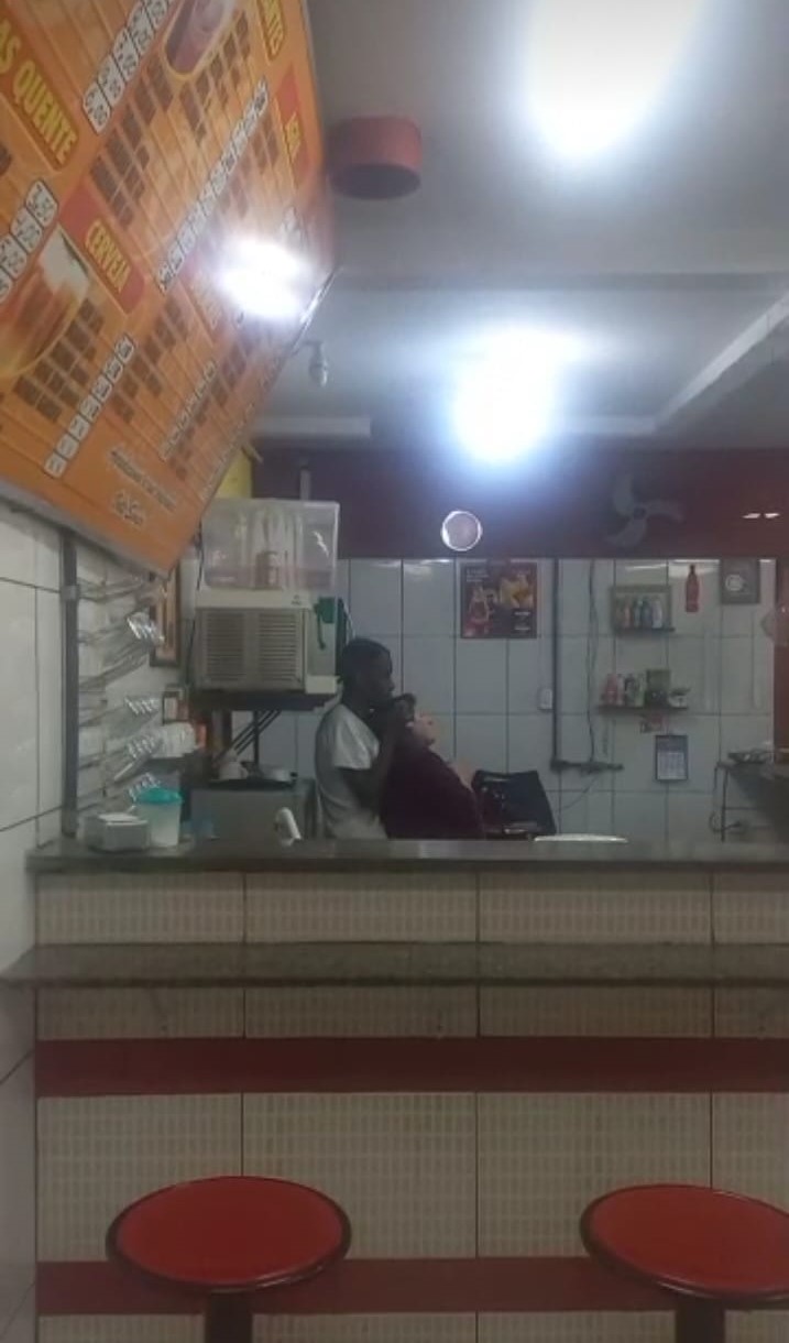 Comerciante é feita refém dentro de lanchonete na rodoviária de Taubaté