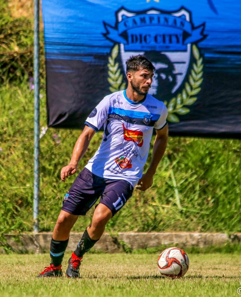 No campo da Ponte, o sonho de Luiz Gustavo ganha cor com a camisa do DIC City