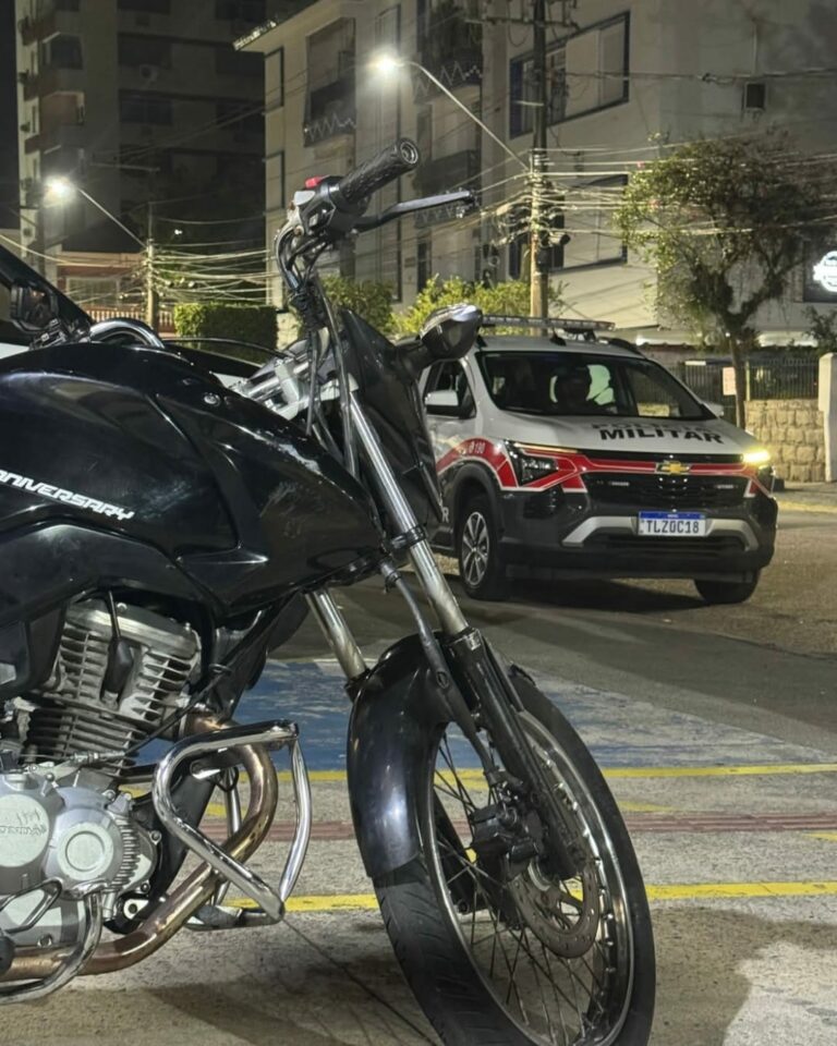Moto irregular é apreendida e tem condutor preso em Santos