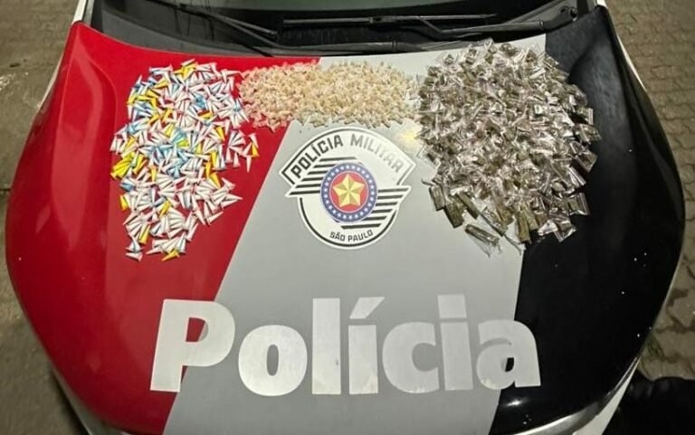 Polícia apreende mais de 800 porções de drogas e prende homem em Ubatuba