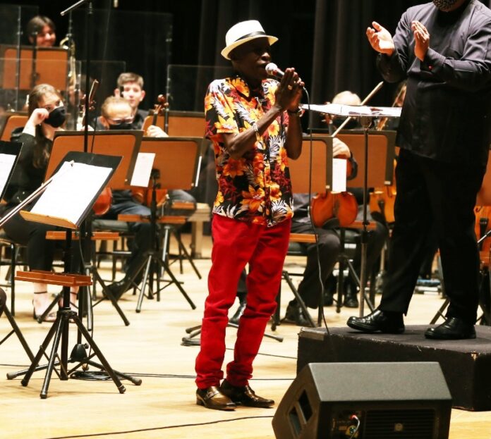 Morre Nelson Fidélis, ícone do samba campineiro, aos 82 anos Morre Nelson Fidélis, ícone do samba campineiro, aos 82 anos