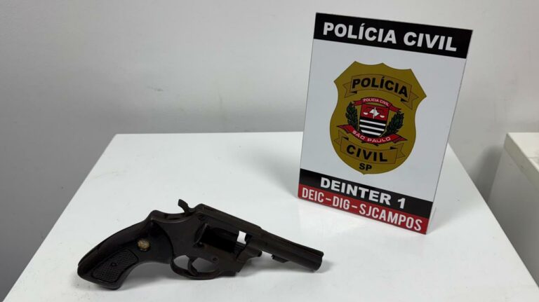 Polícia Civil prende casal por porte ilegal de arma de fogo em São José