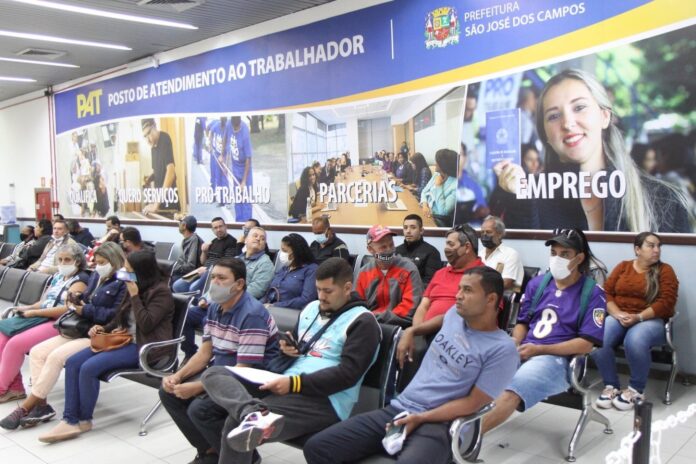 PAT de São José dos Campos abre a semana com mais de 500 vagas de emprego
