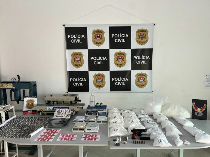 Polícia descobre refinaria de drogas em Jacareí