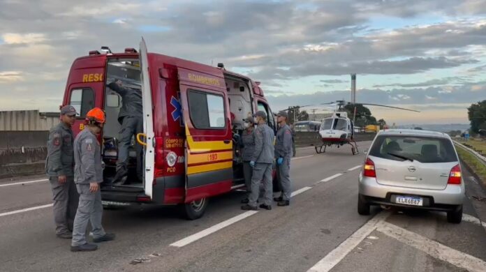 Motociclista é socorrido em estado grave pelo Águia na rodovia Santos Dumont Motociclista é socorrido em estado grave pelo Águia na rodovia Santos Dumont