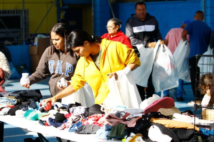 São José realiza Lojas Solidárias emergenciais para distribuir agasalhos e cobertores