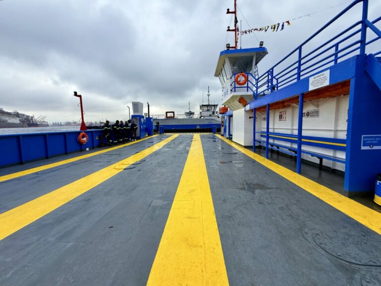 Embarcação modernizada é entregue para contribuir na Travessia Santos/Guarujá