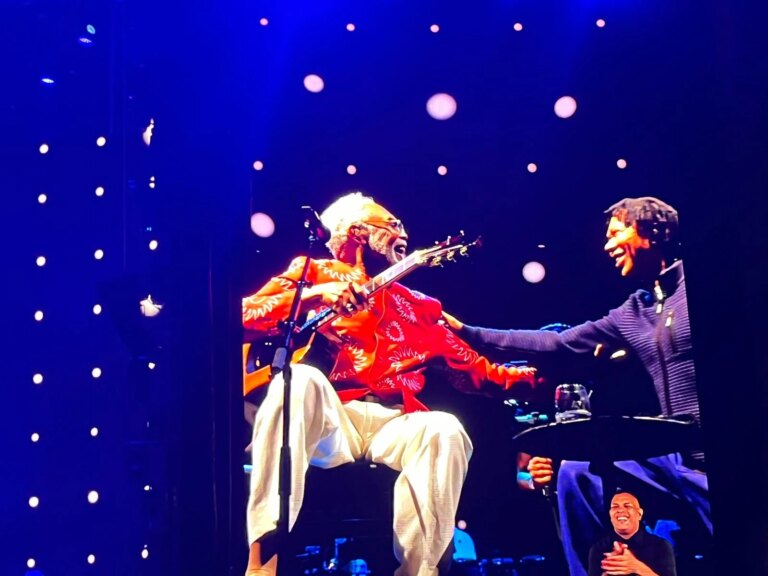 Djavan é atração surpresa no show de Gilberto Gil no Rio de Janeiro