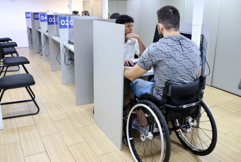 Praia Grande disponibiliza vagas de emprego para PCDs; Saiba mais