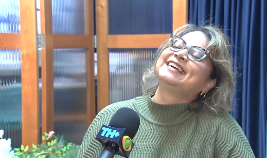 Ex-freira se torna empreendedora lançando sua primeira coleção autoral de óculos