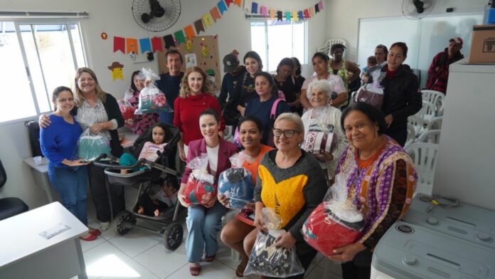 fundo-social-de-aracatuba-distribui-kits-de-mantas-e-meias-a-familias-em-situacao-de-vulnerabilidade Foto: Divulgação