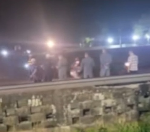 Homem morre ao tentar atravessar rodovia no Guarujá