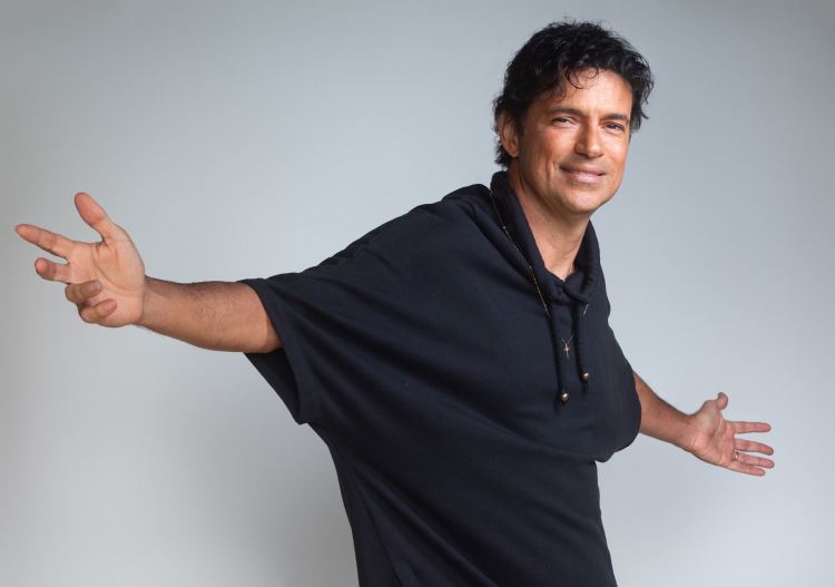 Jorge Vercillo encerra temporada da Multi Arena com show especial de 30 anos de carreira