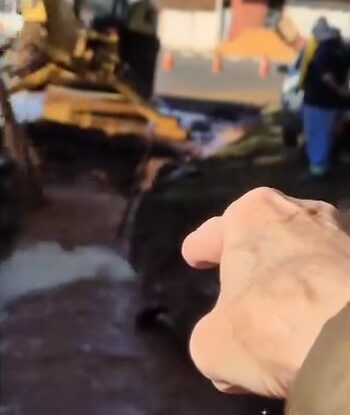 Moradora ofende prefeito com insultos racistas durante obra em Cosmópolis