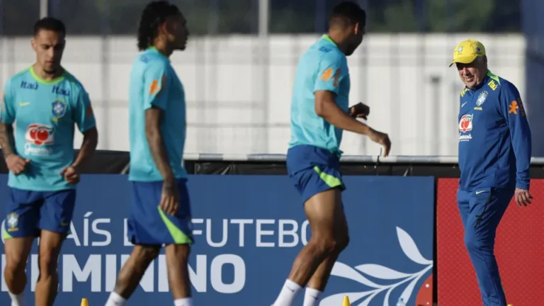 Segundo treino de Ancelotti tem reforços, presidente e papo com Casemiro