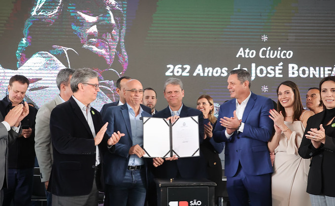 Governador de SP anuncia pacote de ações em saúde, habitação e infraestrutura urbana na Baixada Santista