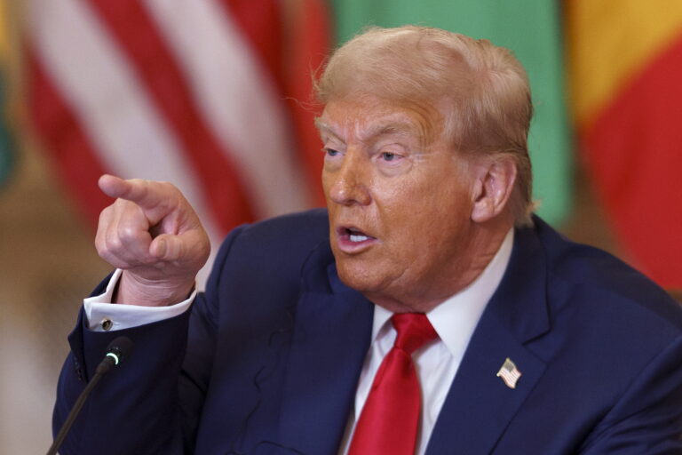 O presidente dos EUA, Donald Trump, durante reunião com líderes africanos na Casa Branca | EFE/EPA/WILL OLIVER