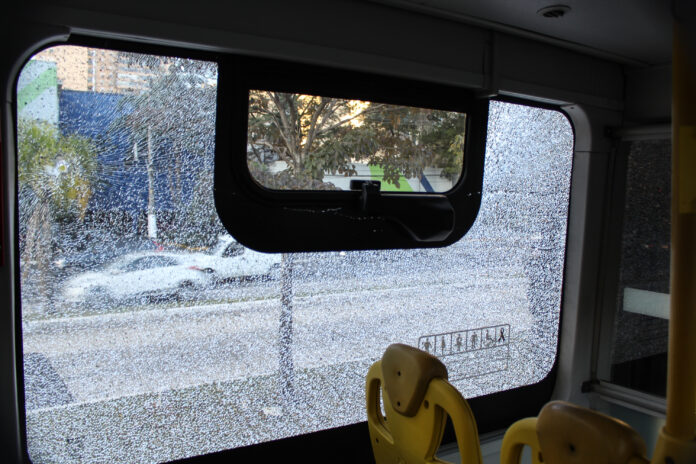 Ataque a ônibus na zona sul de São Paulo | Foto: Alexandre Serpa/Ato Press/Folhapress