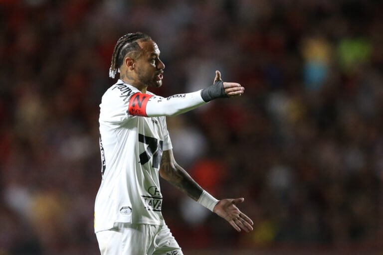Neymar jogador do Santos durante a partida entre Sport e Santos | Foto: Marlon Costa/AGIF/Folhapress
