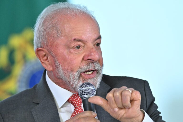 O presidente Lula discursa durante evento nesta no Palácio do Planalto, em Brasília | EFE/André Borges