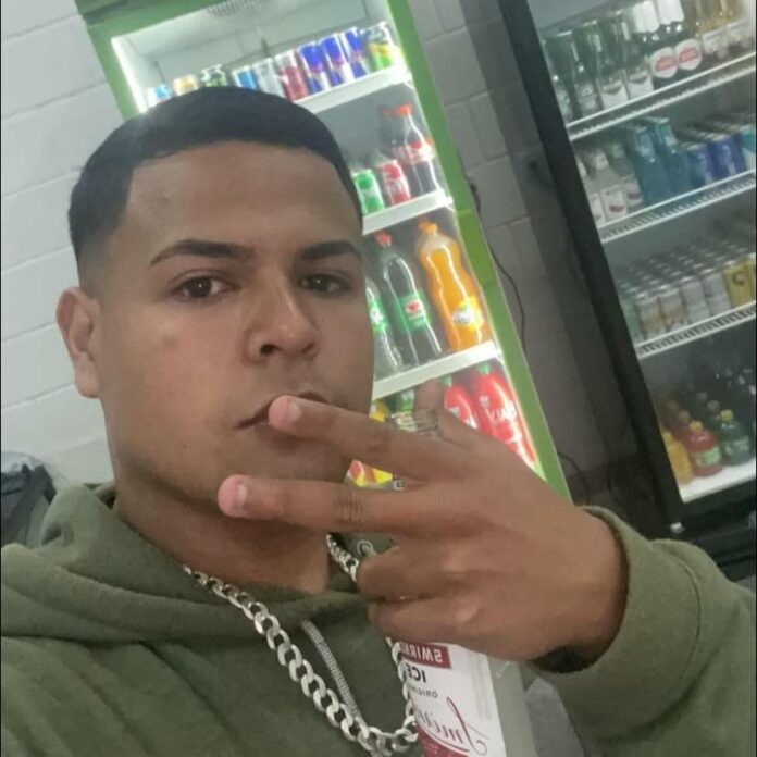 Motociclista morre após colisão com carro em São José Motociclista morre após colisão com carro em São José