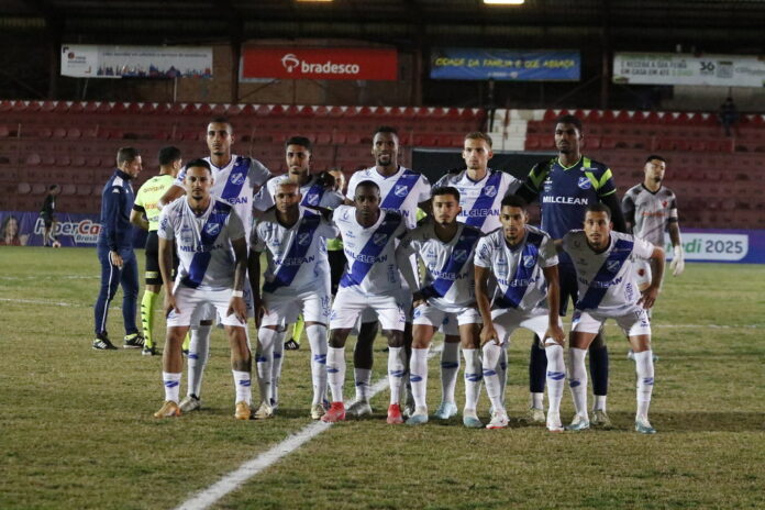 Taubaté busca primeira vitória na Copa Paulista nesta sexta (4), contra a Portuguesa Santista