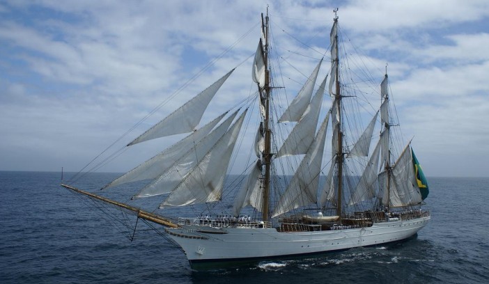Navio-Veleiro “Cisne Branco” e Navio-Escola “Brasil” estarão abertos à visitação neste domingo no Porto de Santos