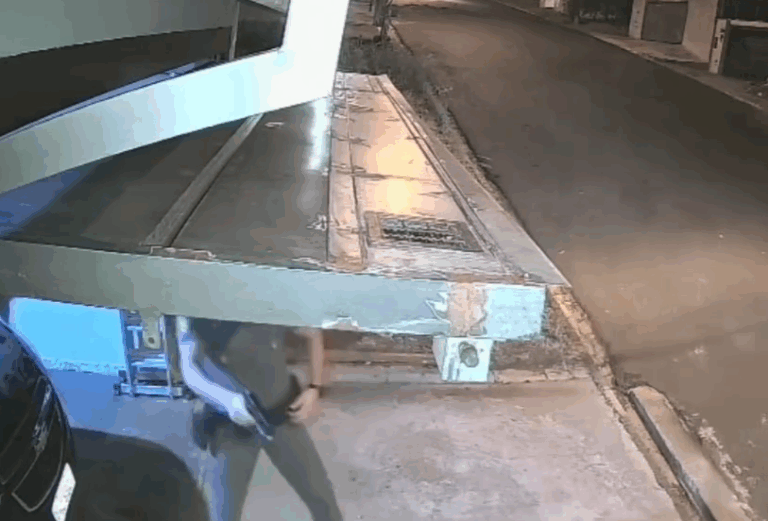 Durante a madrugada, grupo tenta assaltar PM e agente reage com disparos de arma de fogo