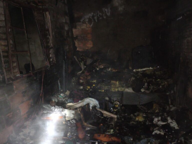 Homem morre carbonizado dentro de casa durante incêndio em Santa Bárbara d’Oeste