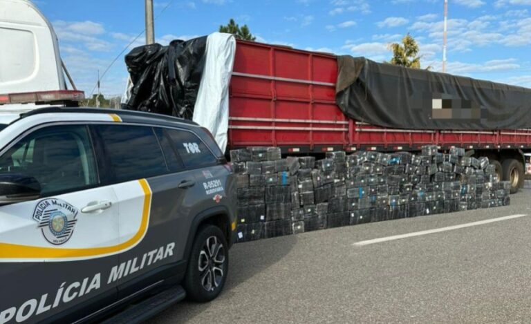 PM encontra 1,3 tonelada de maconha escondida em carga de carreta no interior de SP