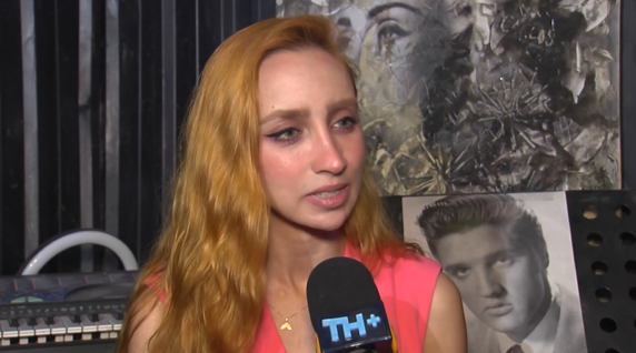 Lídia Agia: Da medicina ao palco mundial em concurso de karaokê