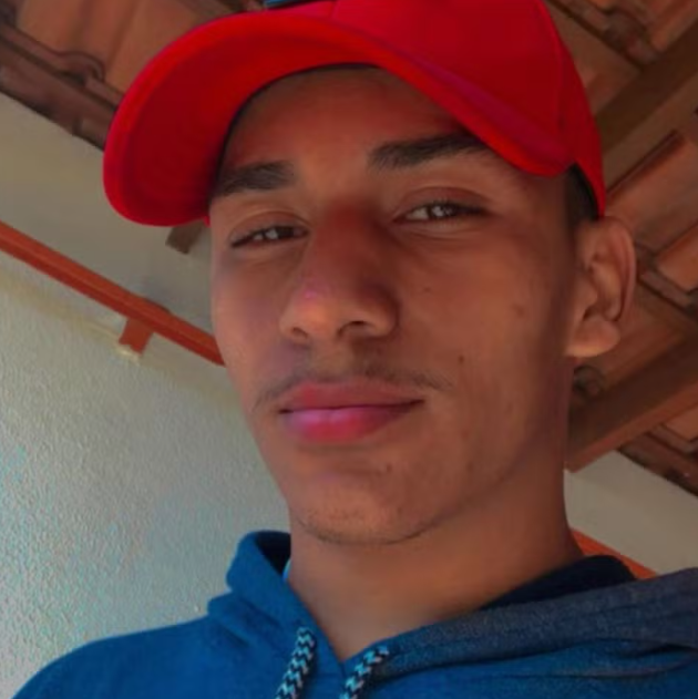 Motoboy morre após ser atingido por tiros enquanto fazia entrega