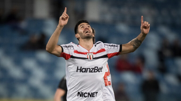 Com gol marcado por Ronie Carrillo, Botafogo vence o Cuiabá, quebra tabu e conquista a 2ª vitória consecutiva