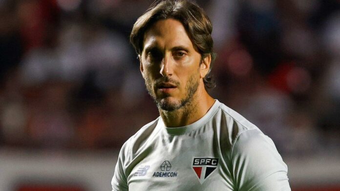 O técnico argentino Luis Zubeldía | Foto: Rubens Chiri / São Paulo