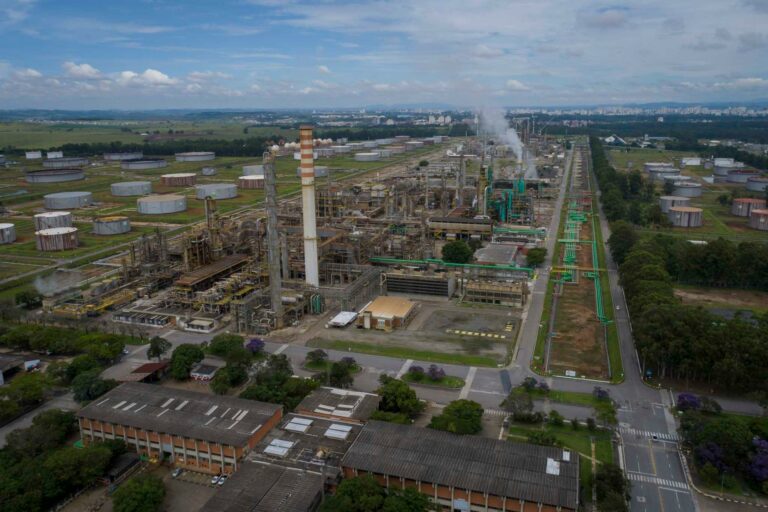 Revap, em São José, bate recordes de produção de diesel e querosene no 1º semestre de 2025