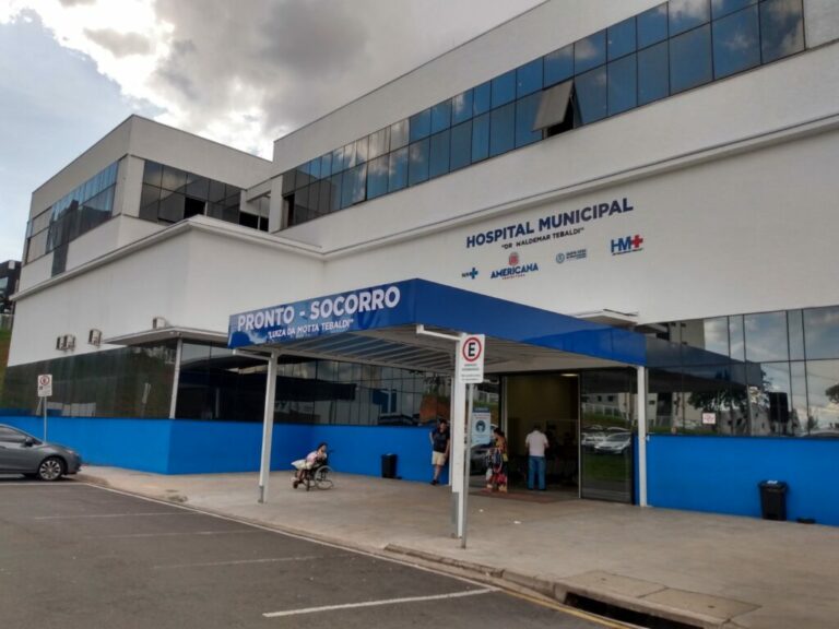 Briga familiar termina com dois presos e padrasto esfaqueado em Americana