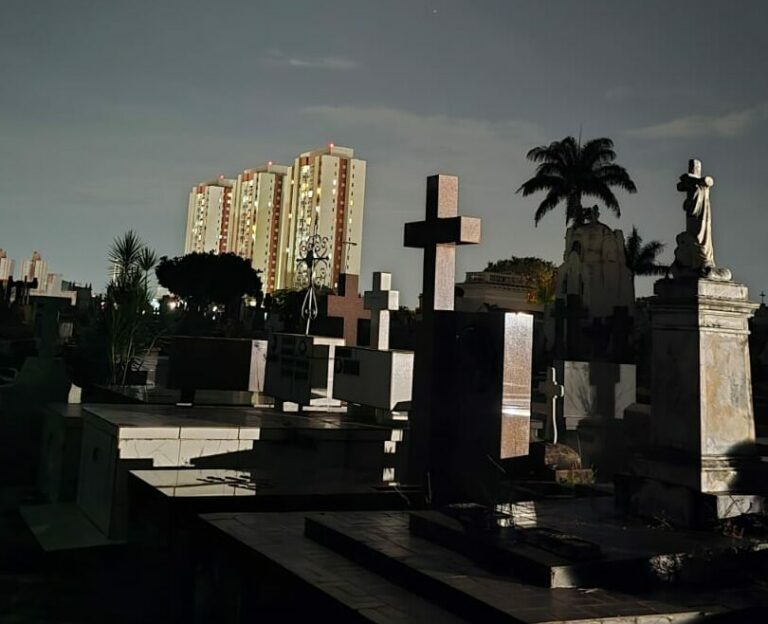 Cemitério da Saudade recebe novo passeio gratuito “Saudade e suas vozes” neste sábado