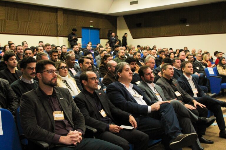 São Vicente tem novo laboratório de inovação e tecnologia do SENAI-SP