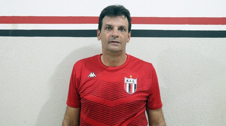 Após derrota no Come-Fogo, Botafogo anuncia Régis Angeli como novo treinador do time na Copa Paulista