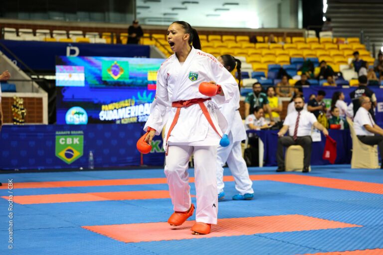 Carateca santista conquista dois ouros no Sul-Americano Adulto