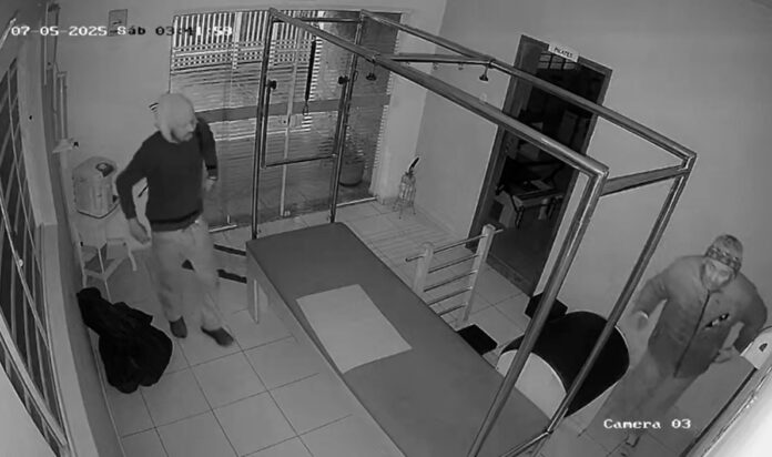 VÍDEO: Clínica é invadida e furtada em Taubaté; prejuízo é de R$ 4 mil